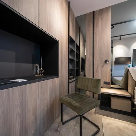Velvet & Guest house 4*