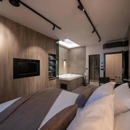 ゲストハウス Velvet & ザダル