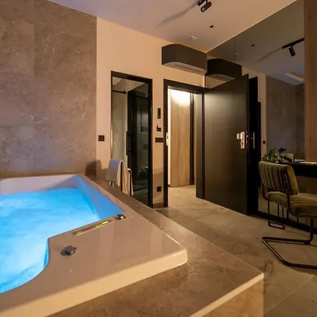 Guest house Velvet & 4*