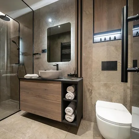 Velvet & 4* זאדאר