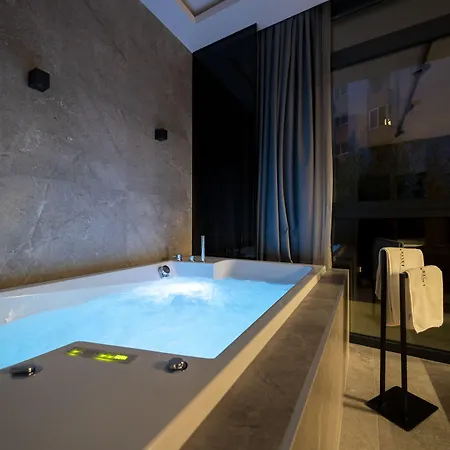 Velvet & ゲストハウス ザダル