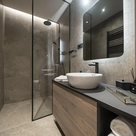 ゲストハウス Velvet &