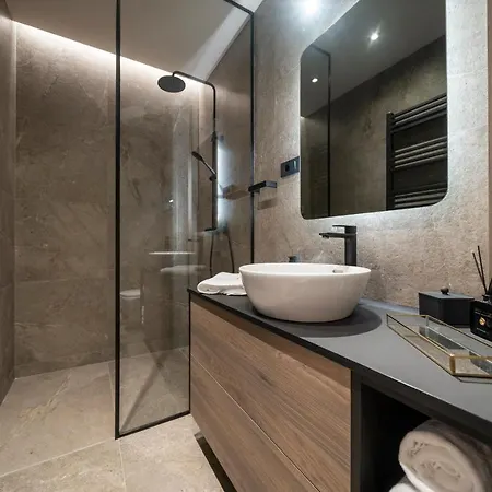 Velvet & Affittacamere 4*