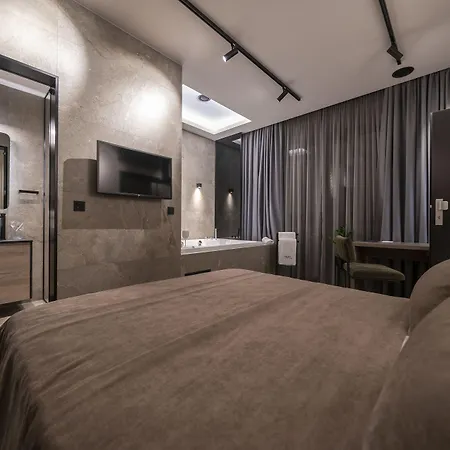 Velvet & 게스트하우스 4*