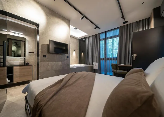 Velvet & 게스트하우스 4*