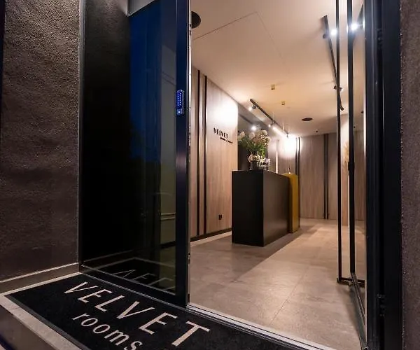 Velvet & 4*