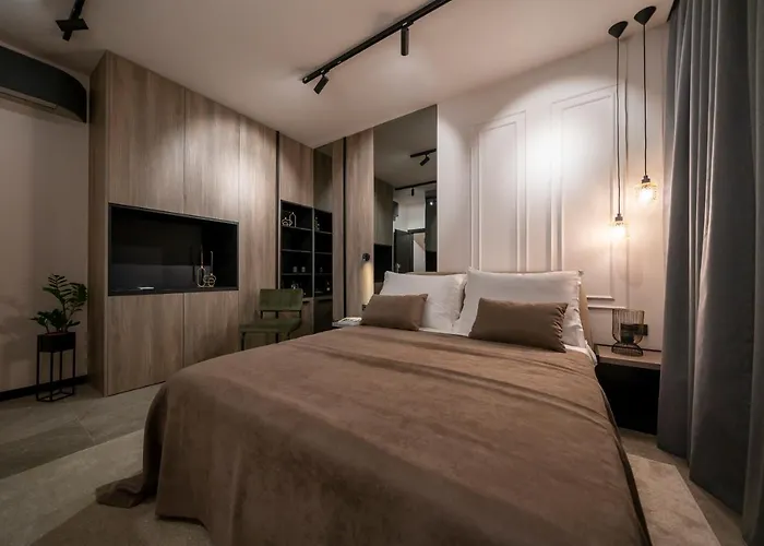 Velvet & 게스트하우스 4*