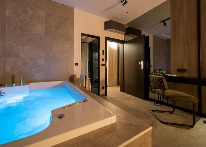 게스트하우스 Velvet & 4*