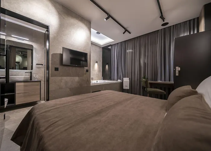 Velvet & 게스트하우스 4*